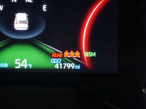 Used 2024 Toyota RAV4 XLE image 27