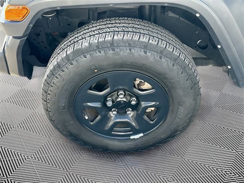 Used 2024 Jeep Wrangler Sport image 28