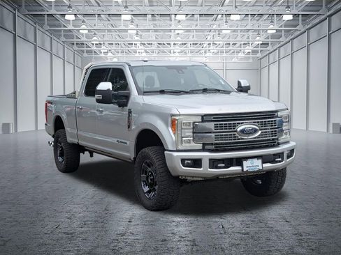 Used 2017 Ford F350 Platinum w/ Platinum Ultimate Package AWD/4WD image 7