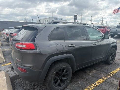 Used 2017 Jeep Cherokee Trailhawk w/ Cold Weather Group image 5