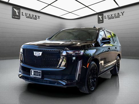 Used 2022 Cadillac Escalade Sport Platinum w/ LPO, ONYX Package AWD/4WD image 4
