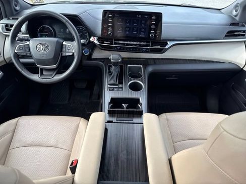 Used 2024 Toyota Sienna Limited AWD/4WD image 24