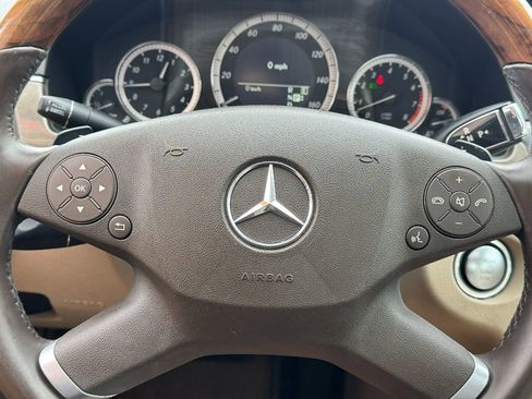 Used 2011 Mercedes-Benz E 550 Sedan image 38