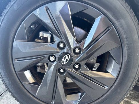 Used 2022 Hyundai Elantra SEL image 5