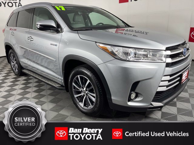 Certified 2017 Toyota Highlander XLE AWD/4WD image 1