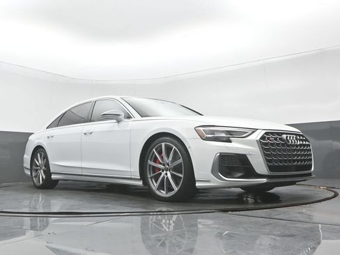 Used 2023 Audi S8 w/ S8 Executive Package AWD/4WD image 30