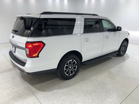 Used 2024 Ford Expedition Max XLT image 5