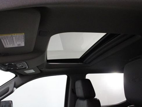 Used 2020 GMC Sierra 1500 Denali w/ Denali Premium Package image 11