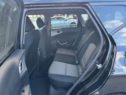 Used 2025 Kia Soul LX w/ LX Technology Package image 23