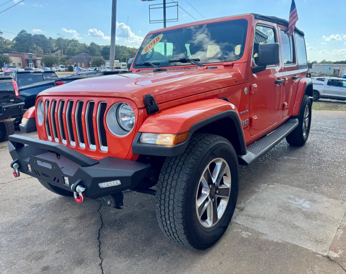 Used 2018 Jeep Wrangler Unlimited Sahara AWD/4WD image 4