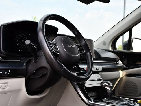 Used 2022 Kia Carnival SX Prestige FWD image 15