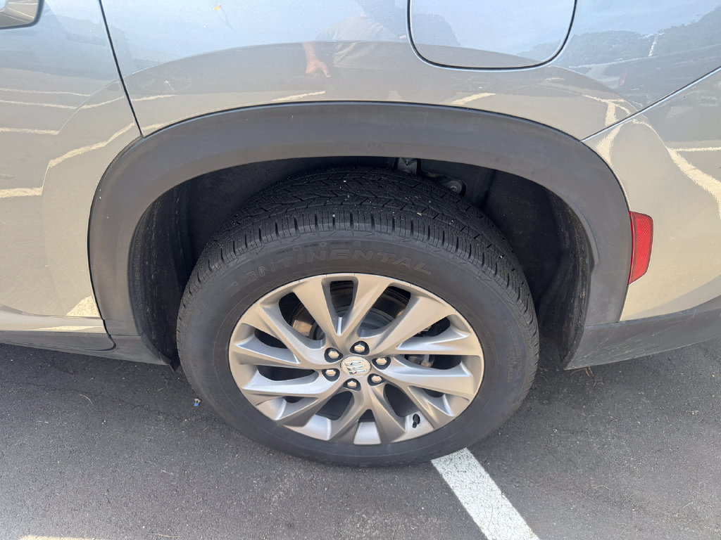 Used 2025 Buick Enclave Preferred AWD/4WD image 10