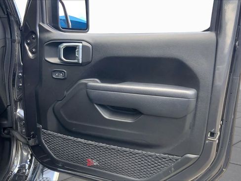 Used 2025 Jeep Gladiator Mojave AWD/4WD image 23