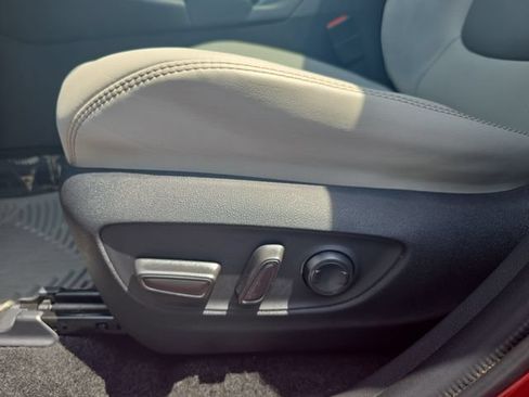 Used 2025 Toyota RAV4 XLE Premium FWD image 30