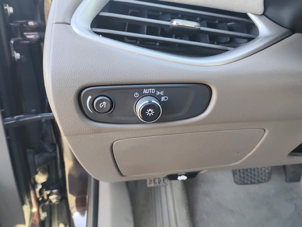 Used 2020 Chevrolet Malibu LS FWD image 15