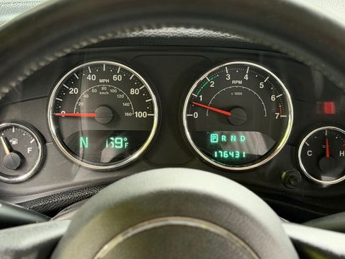 Used 2013 Jeep Wrangler Unlimited Sahara w/ Connectivity Group AWD/4WD image 45