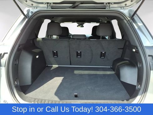 Used 2026 Chevrolet Equinox LT AWD/4WD image 8