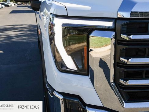 Used 2025 GMC Sierra 3500 SLE w/ SLE Convenience Package AWD/4WD image 10
