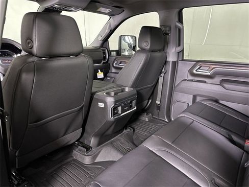 New 2026 GMC Sierra 2500 SLT w/ SLT Premium Package image 21