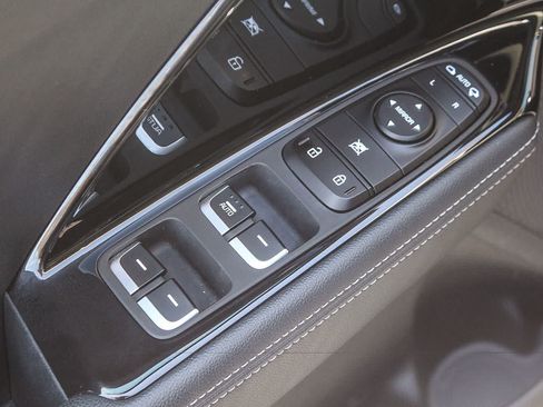 Used 2022 Kia Niro Touring Special Edition FWD image 26