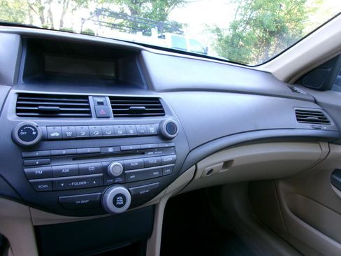 Used 2009 Honda Accord LX image 14