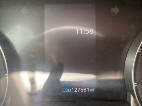 Used 2020 Toyota Highlander L image 11