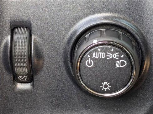 Used 2016 GMC Sierra 1500 2WD Regular Cab image 15