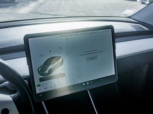 Used 2020 Tesla Model Y Long Range image 20