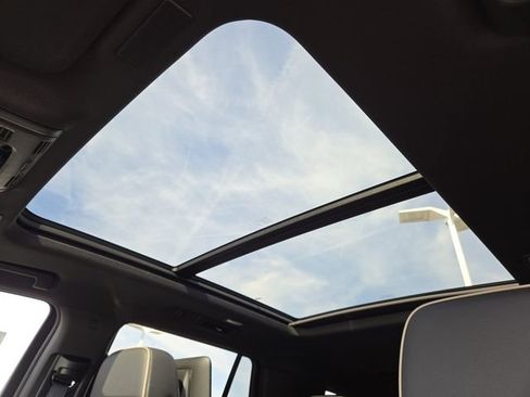 New 2026 Chevrolet Tahoe Premier image 3