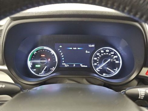 Used 2024 Toyota Sienna Limited image 22