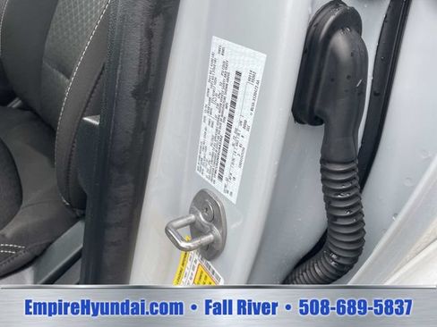 Used 2025 Ford Escape Active AWD/4WD image 19
