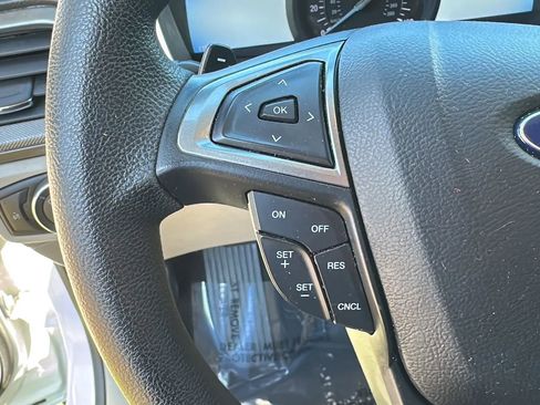 Used 2017 Ford Fusion SE w/ Fusion SE Technology Package image 31