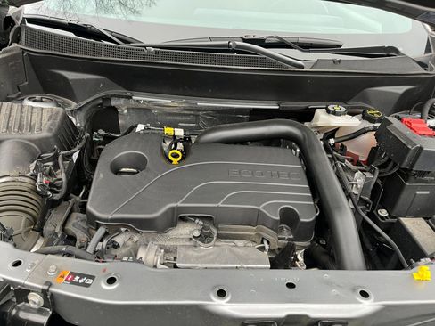 Used 2025 Chevrolet Equinox LT image 32