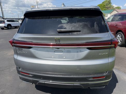 Used 2025 Buick Enclave Preferred AWD/4WD image 8