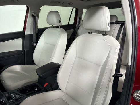 Used 2018 Volkswagen Tiguan SEL AWD/4WD image 13