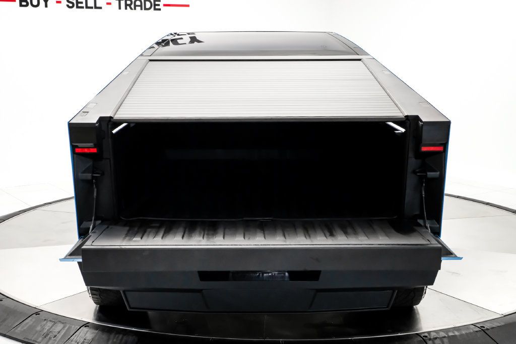 Used 2024 Tesla Cybertruck AWD Crew Cab image 50