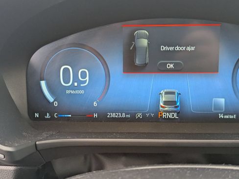 Used 2025 Ford Escape Platinum AWD/4WD image 26