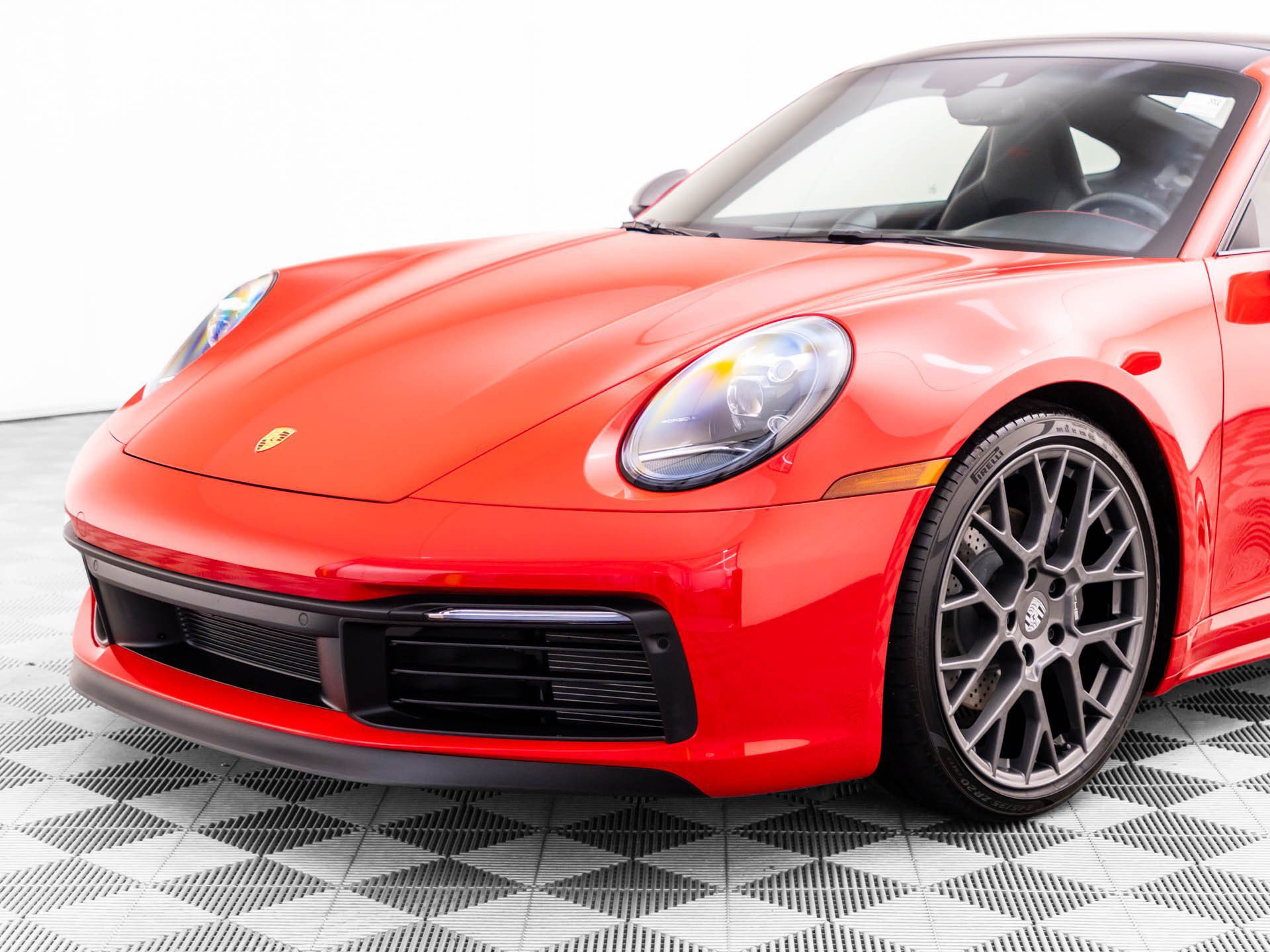 Used 2024 Porsche 911 Carrera T RWD image 39