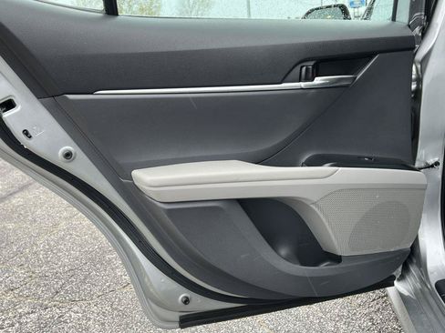 Used 2020 Toyota Camry LE FWD image 34