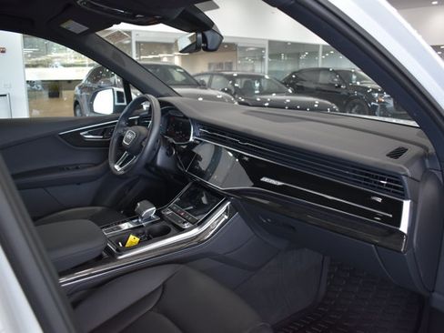 Used 2023 Audi Q7 3.0T Premium Plus w/ Premium Plus Package AWD/4WD image 29