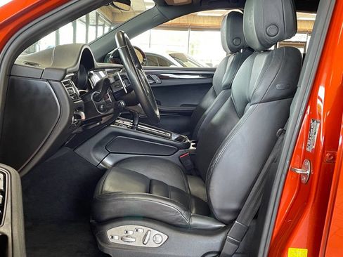 Used 2023 Porsche Macan AWD/4WD image 11
