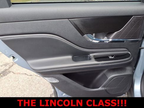 Used 2022 Lincoln Corsair AWD w/ Equipment Group 101A image 7