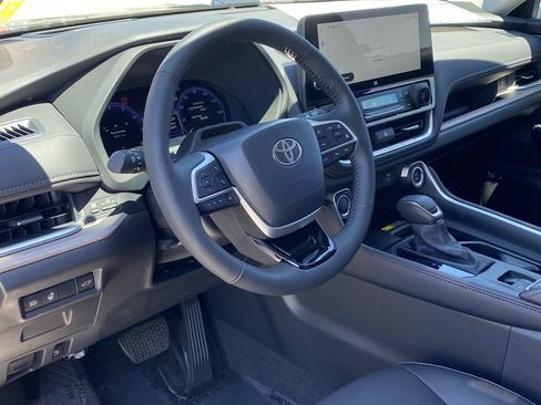 Used 2026 Toyota Grand Highlander AWD image 20