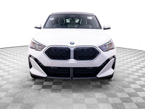 Used 2025 BMW X2 xDrive28i AWD/4WD image 9
