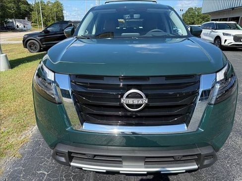 Used 2024 Nissan Pathfinder Platinum AWD/4WD image 8