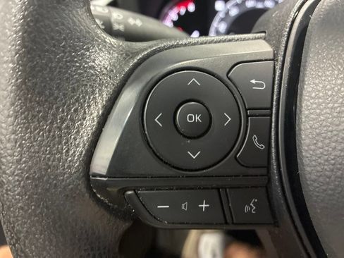 Used 2025 Toyota RAV4 XLE AWD/4WD image 20