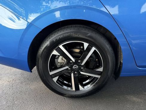 Used 2025 Nissan Sentra SV FWD image 38