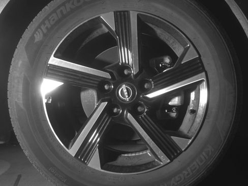 Used 2025 Nissan Sentra SV image 13