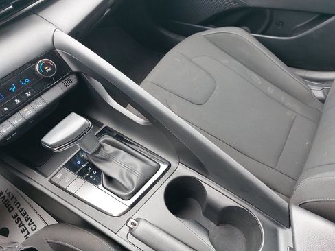 Used 2025 Hyundai Elantra Sport FWD image 21