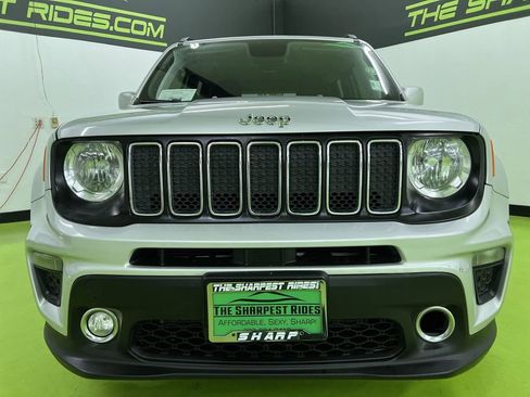 Used 2019 Jeep Renegade Latitude FWD image 3